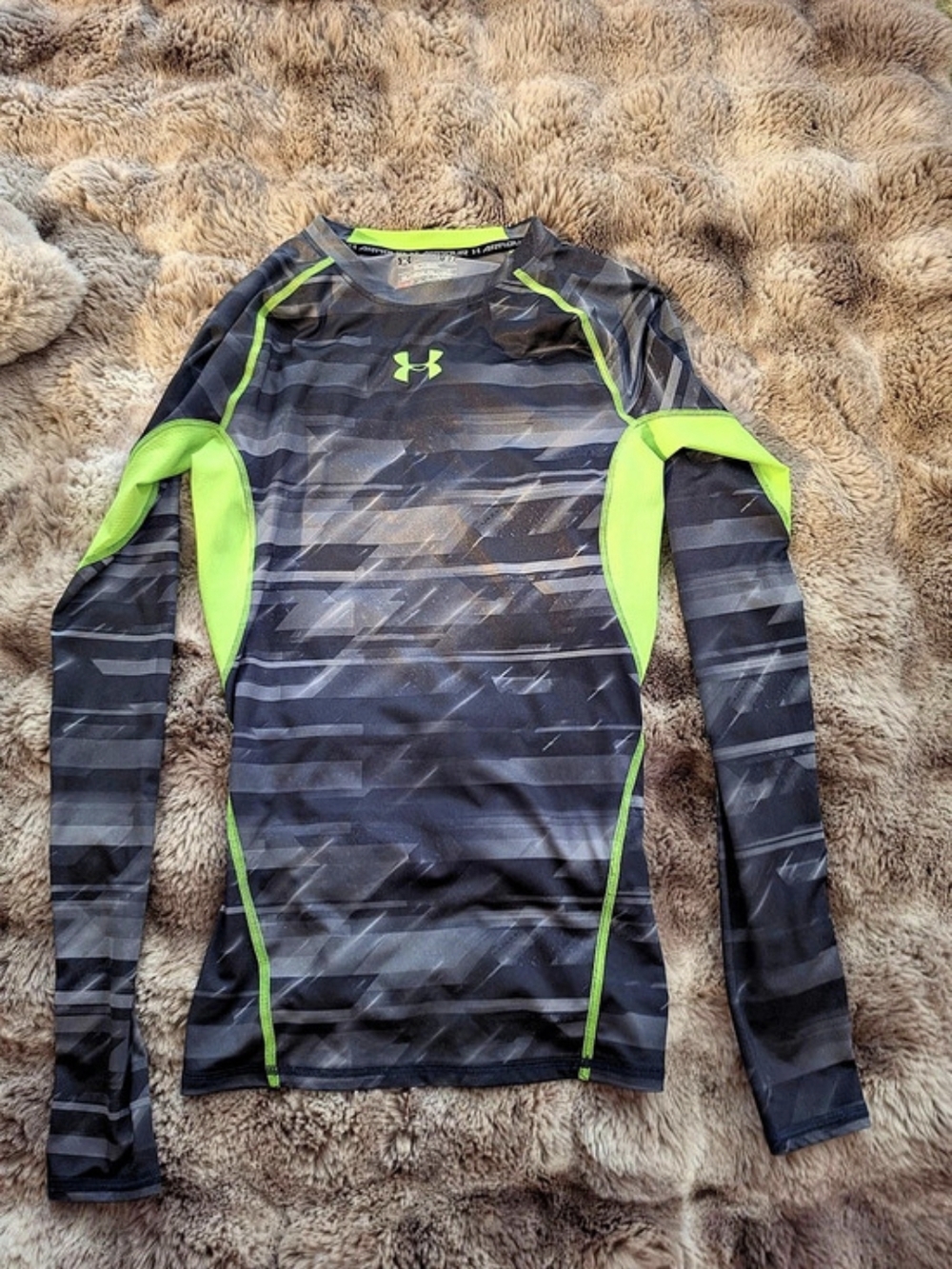 Under Armour Men's Long Sleeve Athletic Top in Black & Green